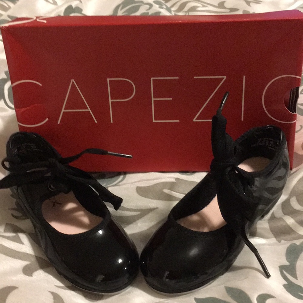 Capezio Jr Tyette tap shoes size 8.5M